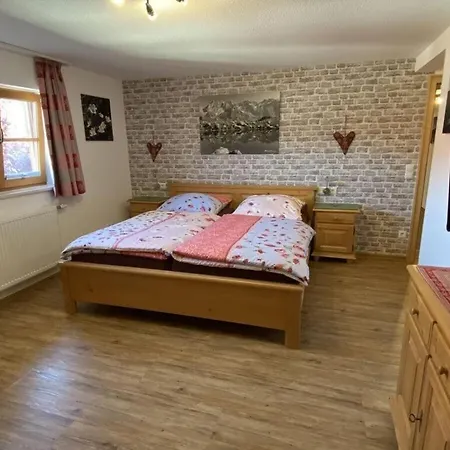 2 In Haus Christine Apartman *